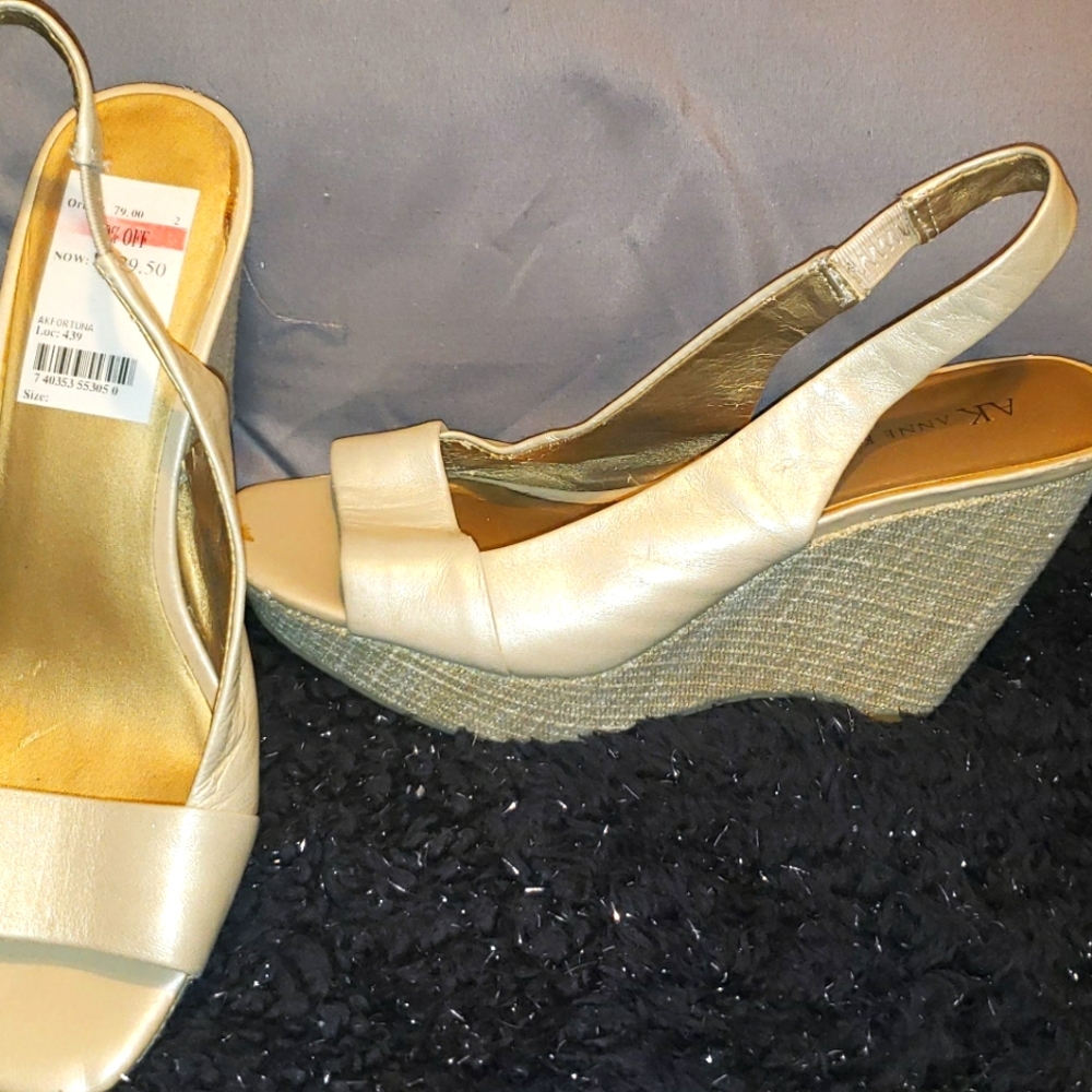 Women's shoes